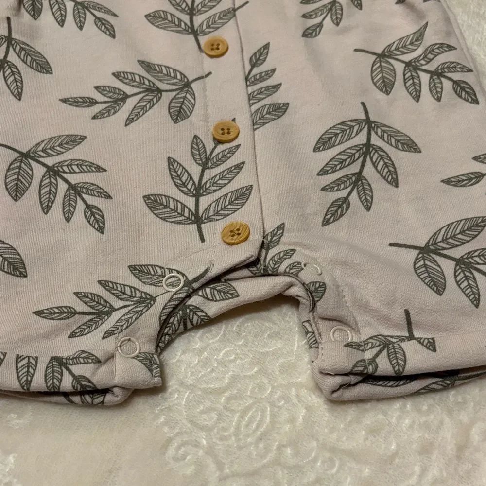 Minibean Leaf Print Onesie - Picture 3 of 5